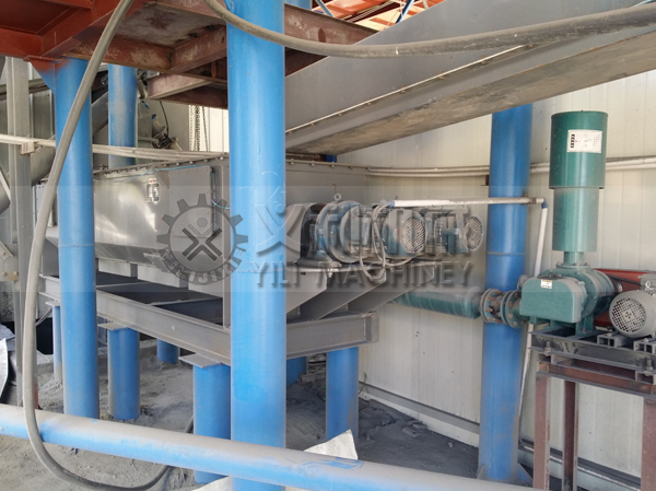 豐源電廠水泥混料機(jī)現(xiàn)場